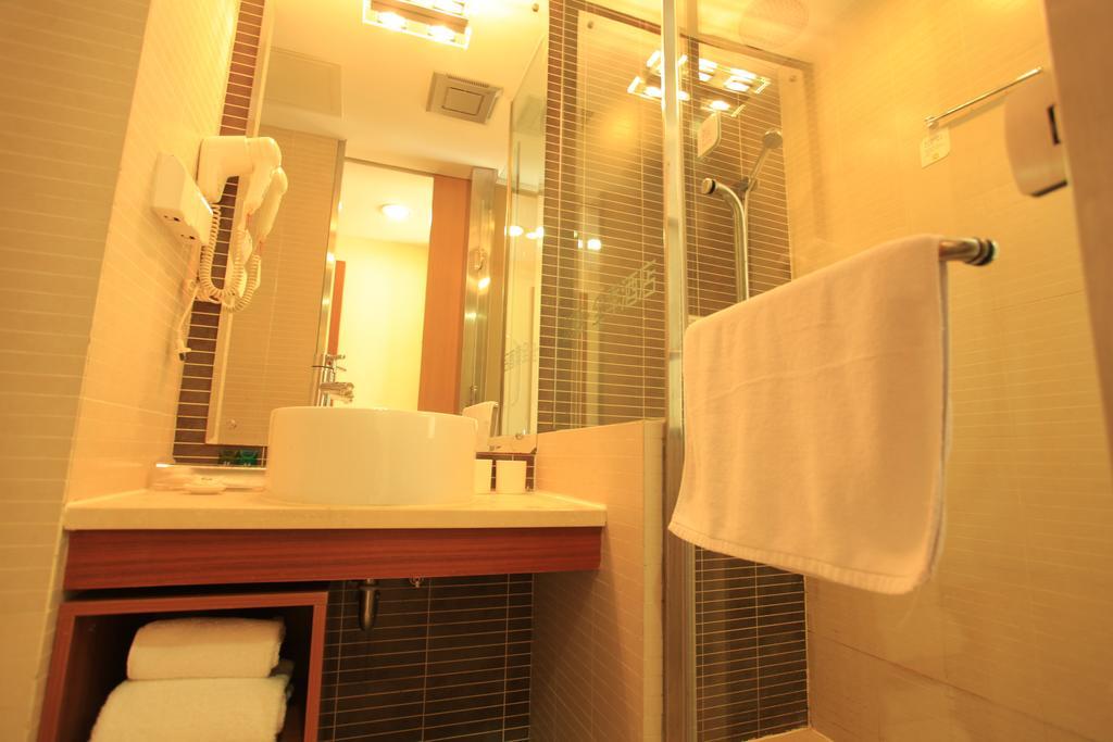 Ji Hotel Wuhan Guanggu Plaza Oda fotoğraf