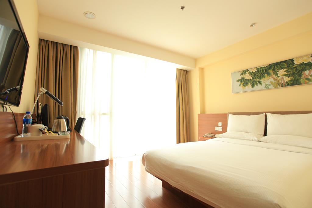 Ji Hotel Wuhan Guanggu Plaza Dış mekan fotoğraf