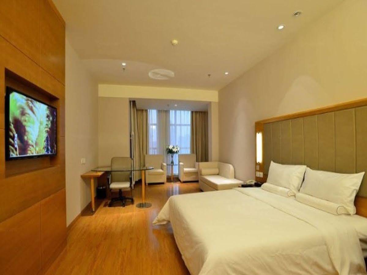 Ji Hotel Wuhan Guanggu Plaza Dış mekan fotoğraf